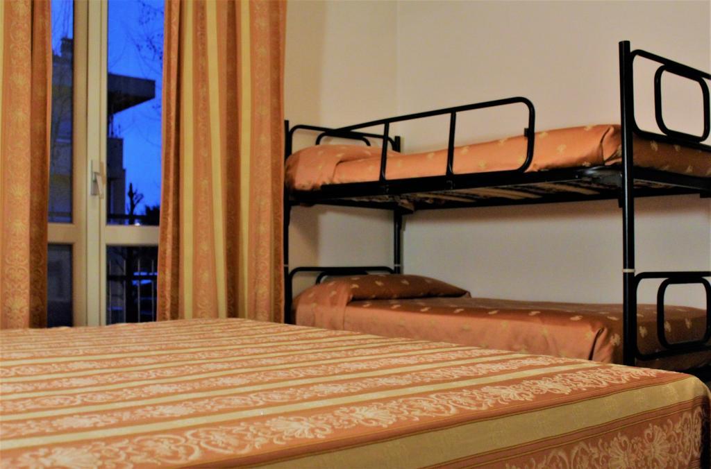 Hotel Midi Riccione Buitenkant foto