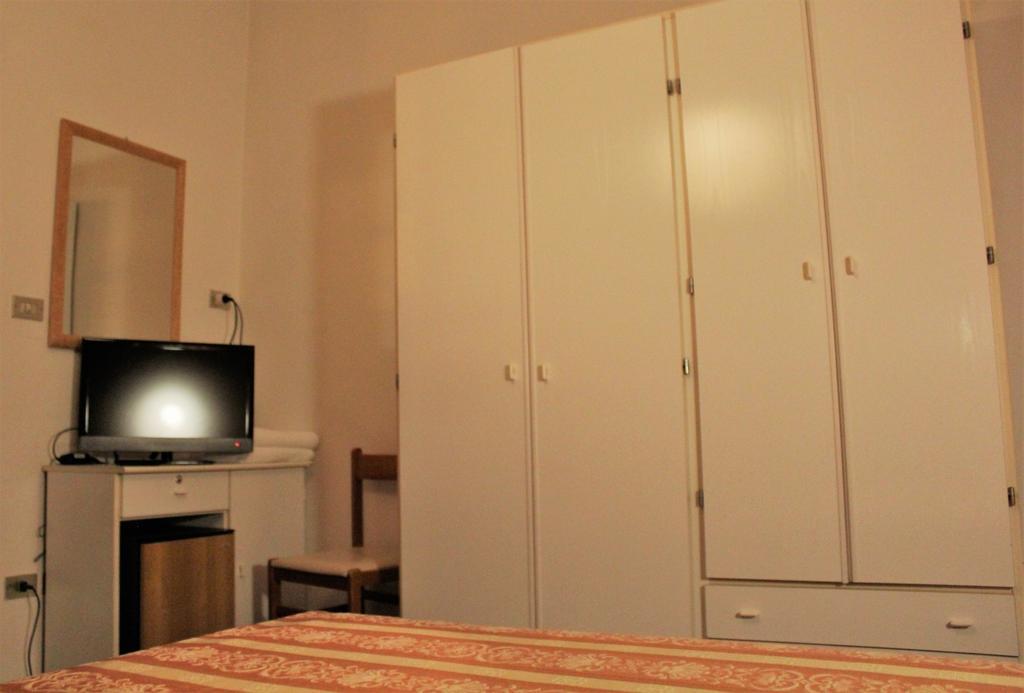 Hotel Midi Riccione Buitenkant foto